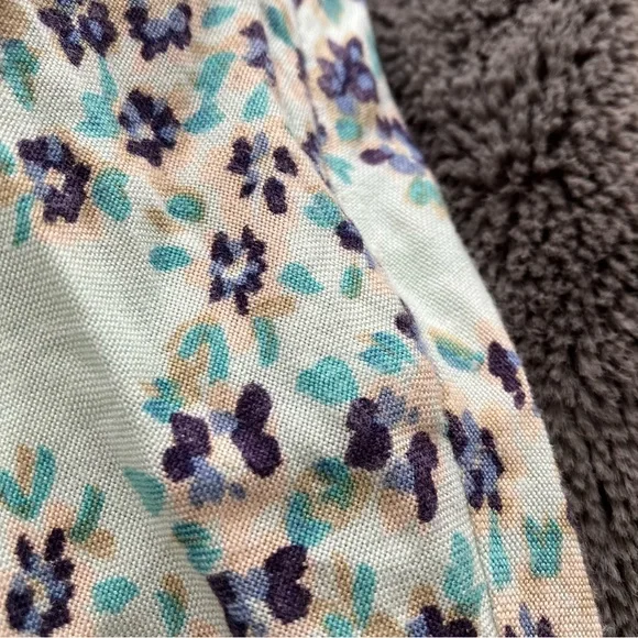 Kimchi Blue - SMALL- A-Line Skirt with Floral Pattern Urban Outfitters Zip Rayon - Picture 7 of 9